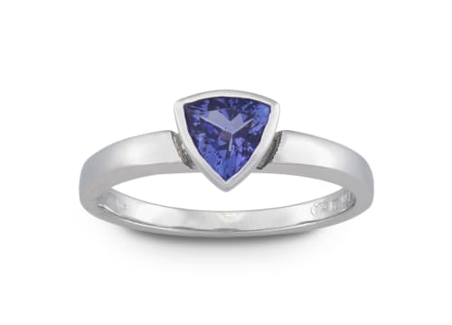 Tanzanite and 18ct white gold ring