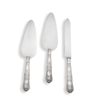 Two Elizabeth II silver 'Kings' pattern pie servers, Harrison Brothers, Sheffield, 1964-1965