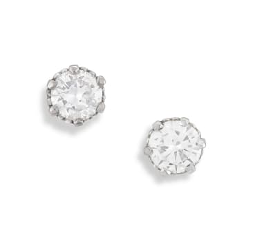 Pair of diamond and white gold earrings