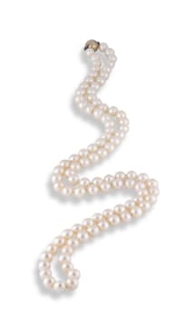 Cultured pearl necklace