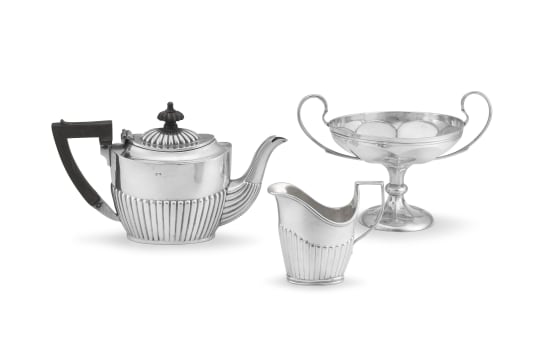 A George V silver pedestal dish, Mappin & Webb Ltd, Birmingham, 1910