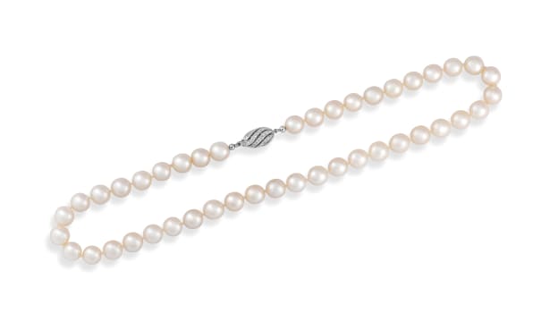 Cultured pearl necklace