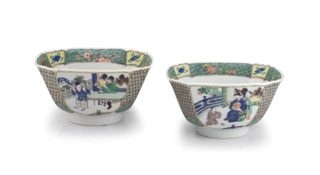 A pair of Chinese famille-verte bowls, Qing Dynasty, Kangxi period, 1662-1722