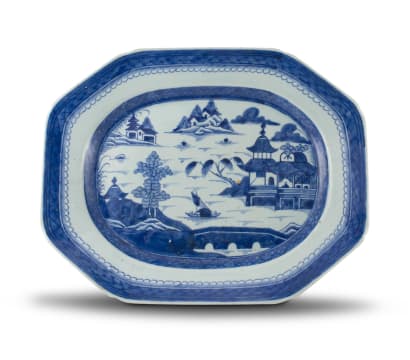 A Chinese blue and white dish, Qing Dynasty, 18th/19th century