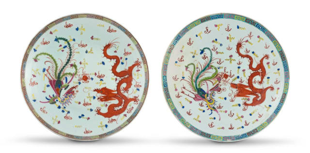 A pair of Chinese famille-rose dragon and phoenix dishes, Qing Dynasty, late 19th century