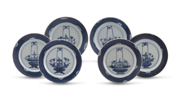A set of six Chinese blue and white plates, Qing Dynasty, 18th/19th century