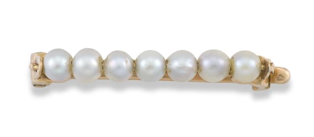 French pearl and 18ct gold scarf clip