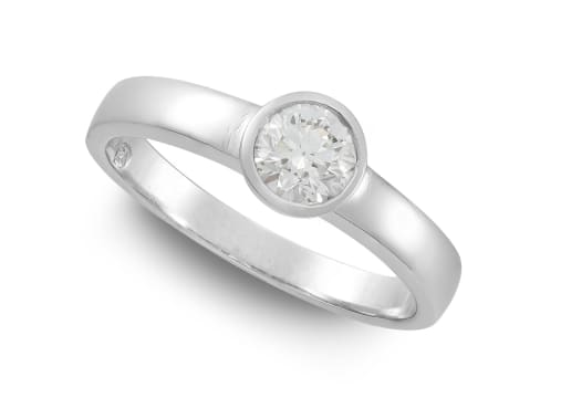 Diamond and 18ct white gold ring