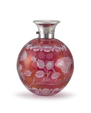 A pink iridescent and engraved glass and silver-mounted perfume bottle, WW, 1961 with import marks for London, .925 sterling