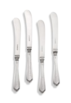 Four George V silver butter knives, James Deakin & Son, Sheffield, 1917