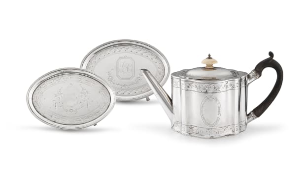 A George III silver teapot, William Vincent, London, 1783