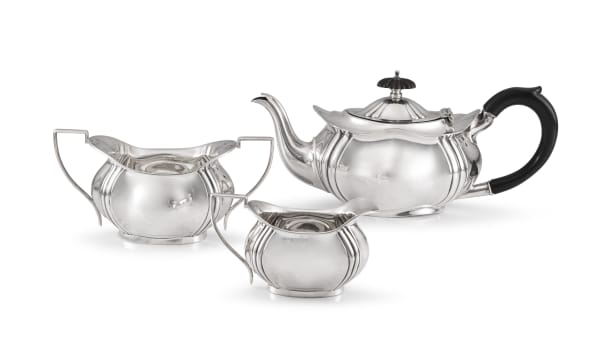 An Edward VII three-piece silver morning tea service, William Devenport, Birmingham, 1904