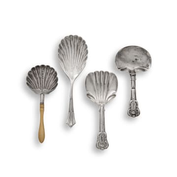 A George III silver tea caddy spoon, maker's initials IL, Birmingham, 1808