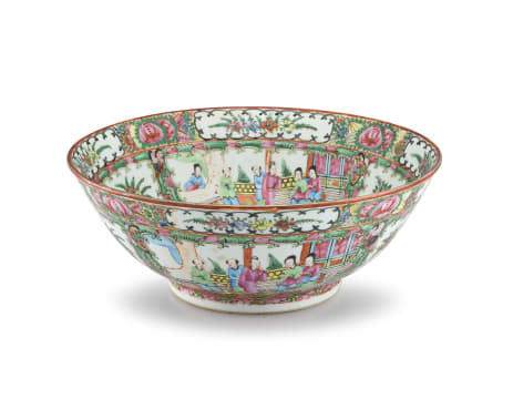 A Chinese famille-rose bowl, Qing Dynasty, 19th century