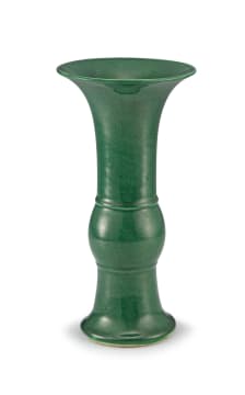 A Chinese monochrome camellia green-glazed crackleware vase, late Qing Dynasty, 19th/20th century