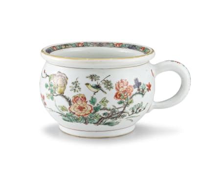 A Chinese famille-verte vomit pot, Qing Dynasty, 18th century