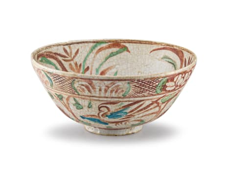 A Chinese polychrome 'Swatow' bowl, 17th century
