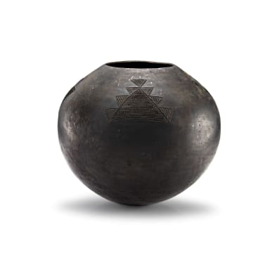 A burnished fired clay ukhamba, Nesta Nala (1940-2005), 1998