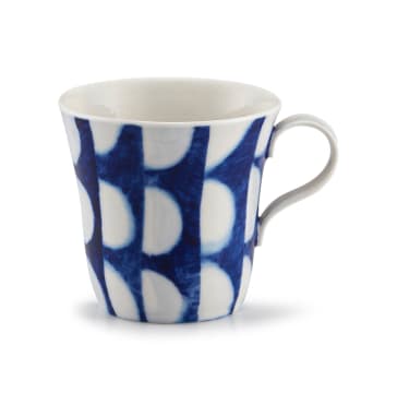A 'Phases of the Moon' pattern teacup, John Newdigate, 1968