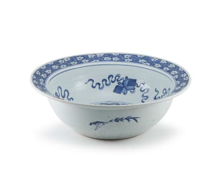 A Chinese blue and white bowl, Qing Dynasty, late 19th/early 20th century