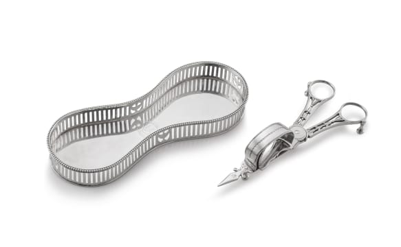 A George III silver candle snuffer, John Booth, London, 1786