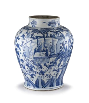 A Chinese blue and white vase, Qing Dynasty, 19th century