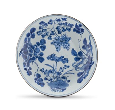 A Chinese blue and white dish, Qing Dynasty, 18th/19th century