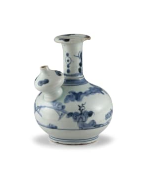 A Japanese blue and white kendi, 17th/18th century