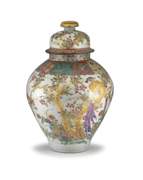 A Japanese enamelled vase and cover, Taisho period, 20th century
