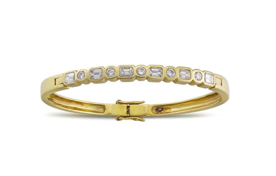 Diamond and 18ct yellow gold bangle