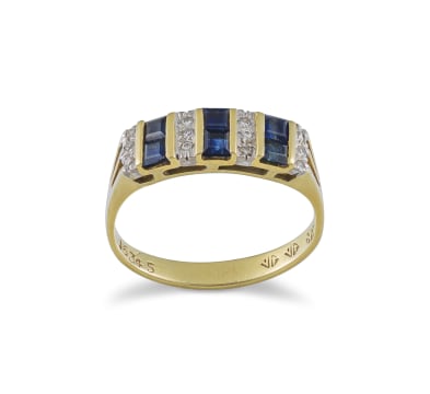 18k yellow gold, sapphire and diamond ring