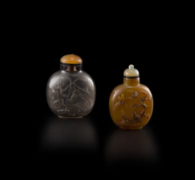 A Chinese carved agate snuff bottle, Qing Dynasty, late 19th/early 20th century