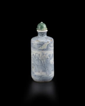 A Chinese blue and white snuff bottle, Qing Dynasty, 18th/19th century