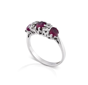 18k white gold ruby and diamond ring