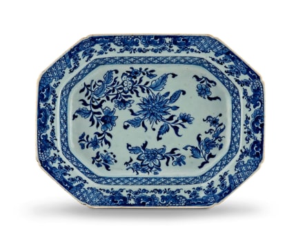 A Chinese Export blue and white dish, Qing Dynasty, 18th century