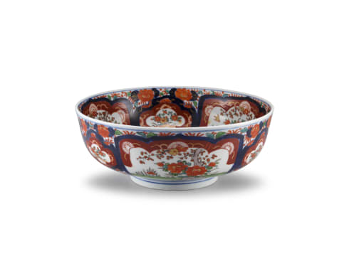 A Japanese Imari bowl, Meiji Period (1868-1912) | Strauss & Co