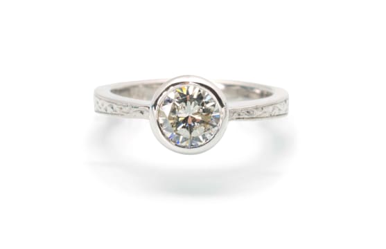 18k white gold diamond ring