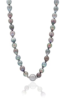 Baroque pearl necklace