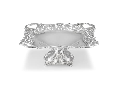 An Edward VII silver pedestal dish, Fenton Russell & Co, Sheffield, 1908