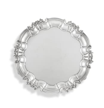 A George V silver salver, William Hutton & Sons, Sheffield, 1915