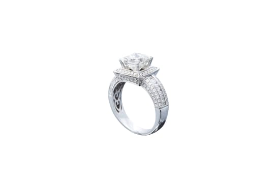 Princess-cut diamond ring