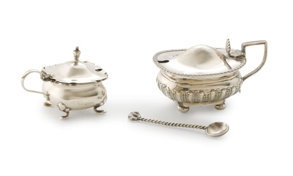 A George V silver mustard pot, James Dixon & Sons, Sheffield, 1932