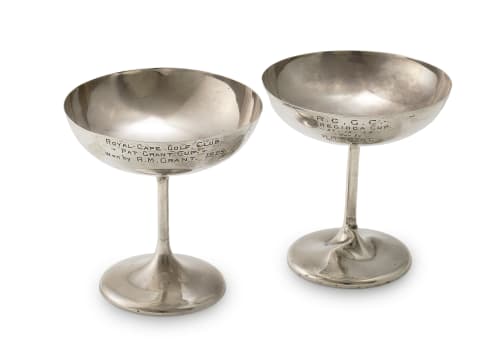 A near pair of George V silver pedestal dishes, Turner & Simpson, 1923 and 1928