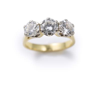 Diamond trilogy ring