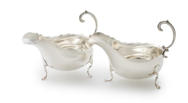 A pair of Edward VII silver sauceboats, William Hutton & Sons Ltd, Birmingham, 1906