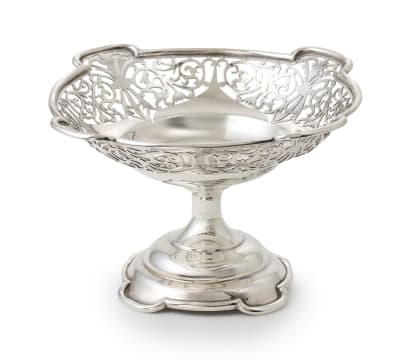 An Edward VII silver dish, Mappin & Webb, London, 1904
