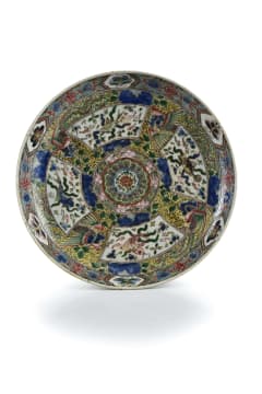 A Chinese famille verte porcelain saucer dish, Kangxi period, 1662-1722