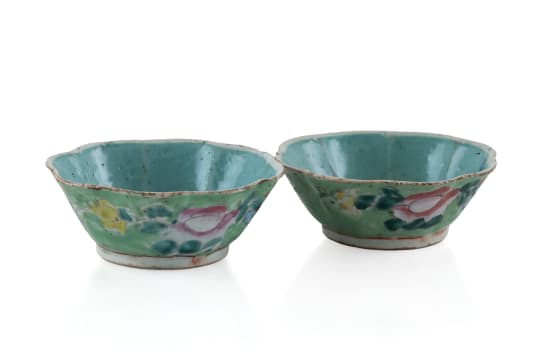 A pair of ceramic bowls, Qing dynasty, late 19th century