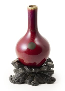 A ceramic vase, Sang de bœuf glaze, China, Qianlong dynasty, 1736-1795
