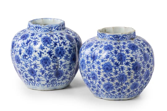 A pair of Chinese blue and white Lotus porcelain vases, Wanli period, 1573-1619